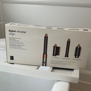 Dyson Airwrap Origin in Black and Copper